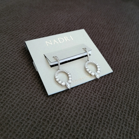 Nadri Silver🤍 Egg Shaped Cubic Zirconia💎 Drop Earrings - Picture 9 of 15